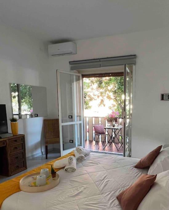 3 Fermate Dal Colosseo - Casa Vacanze Elena - 50 M Da Metro Garbatella Roma Ngoại thất bức ảnh