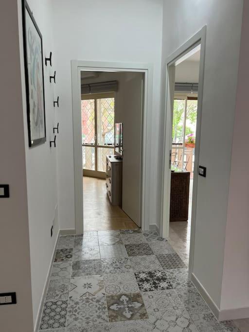 3 Fermate Dal Colosseo - Casa Vacanze Elena - 50 M Da Metro Garbatella Roma Ngoại thất bức ảnh