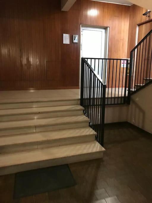 3 Fermate Dal Colosseo - Casa Vacanze Elena - 50 M Da Metro Garbatella Roma Ngoại thất bức ảnh