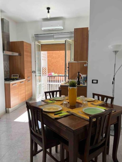 3 Fermate Dal Colosseo - Casa Vacanze Elena - 50 M Da Metro Garbatella Roma Ngoại thất bức ảnh