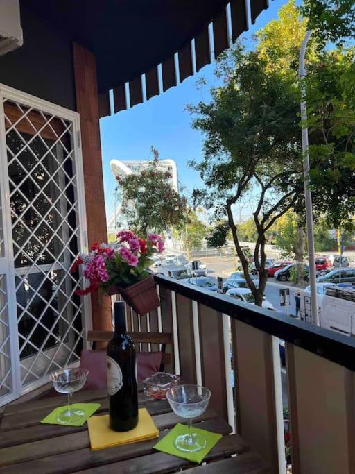 3 Fermate Dal Colosseo - Casa Vacanze Elena - 50 M Da Metro Garbatella Roma Ngoại thất bức ảnh
