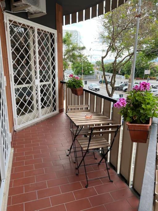 3 Fermate Dal Colosseo - Casa Vacanze Elena - 50 M Da Metro Garbatella Roma Ngoại thất bức ảnh
