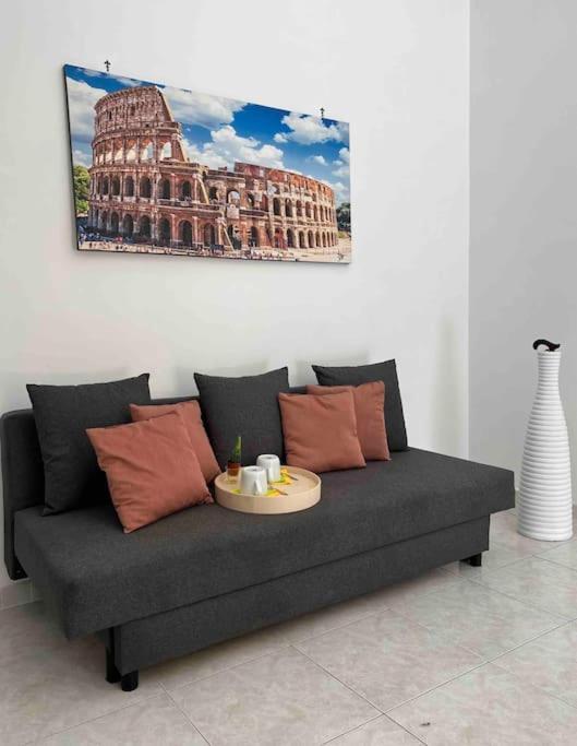 3 Fermate Dal Colosseo - Casa Vacanze Elena - 50 M Da Metro Garbatella Roma Ngoại thất bức ảnh